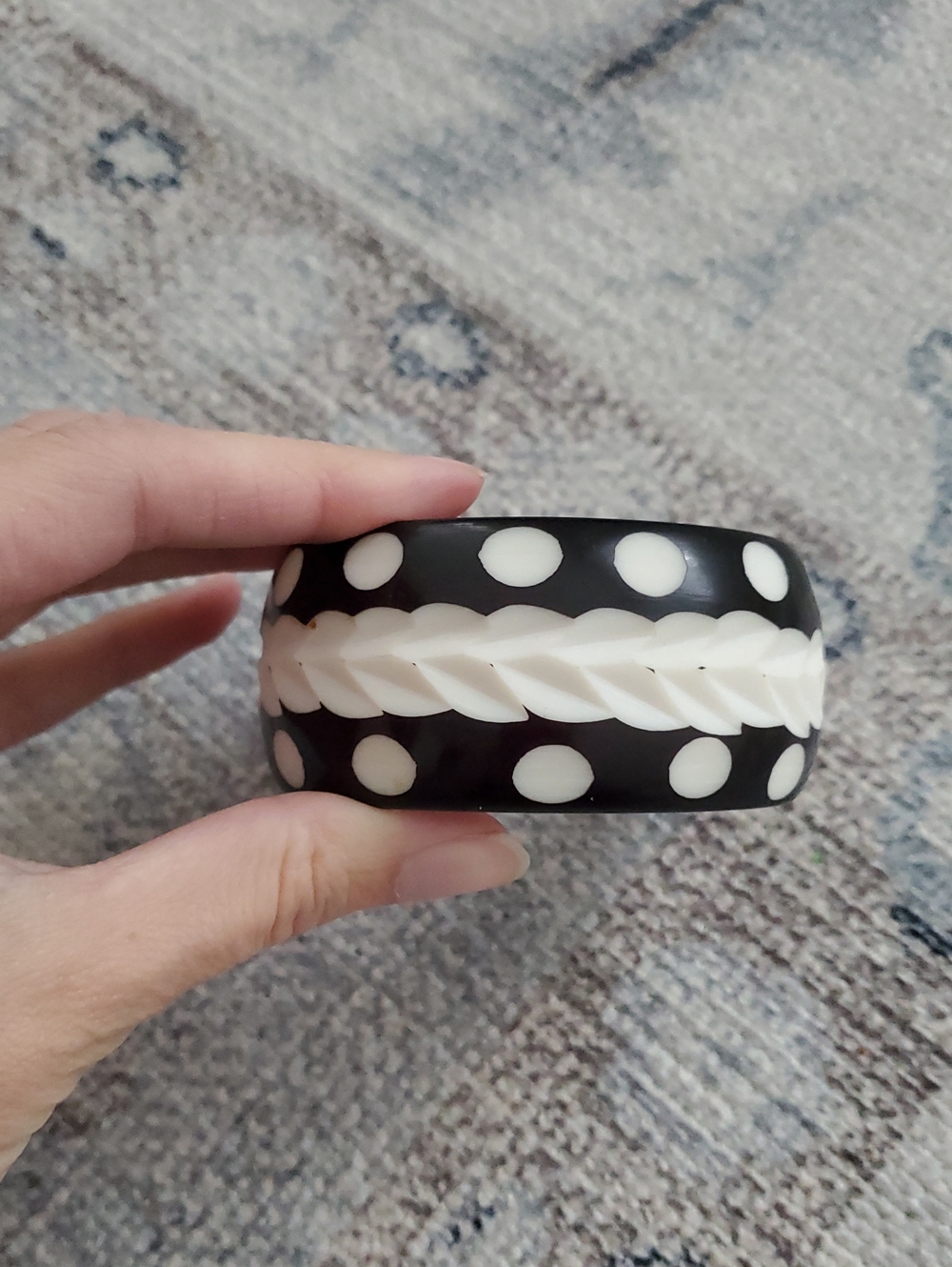 Black and White Etched Polka Dot Chunky Bangle Bracelet - Picture 2 of 6